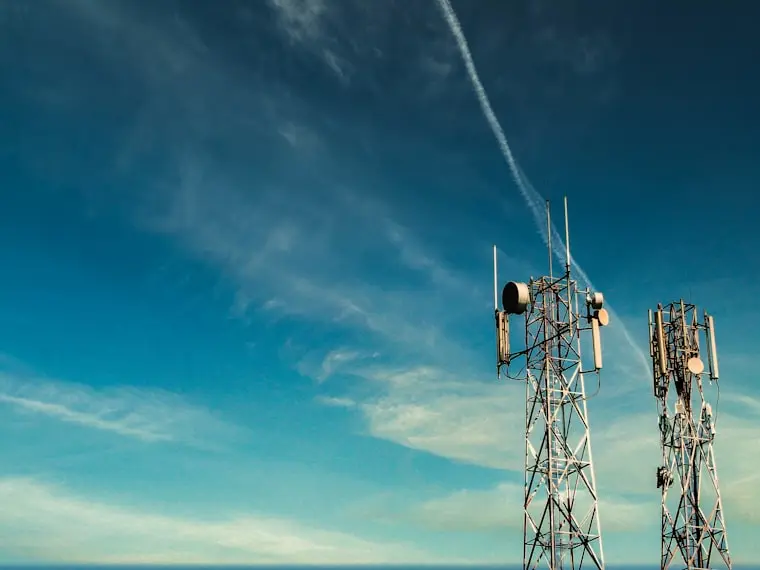 REITs de infraestrutura: torres de telecom, fibra