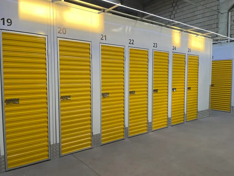 REITs de self-storage: arrumação ao mês
